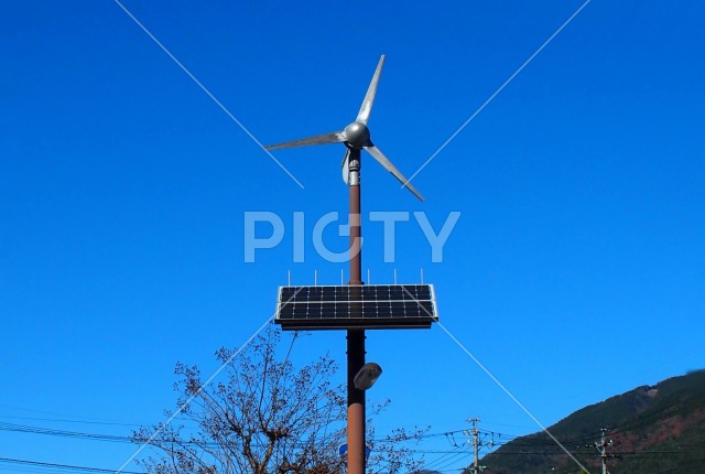 小型風力太陽光発電装置