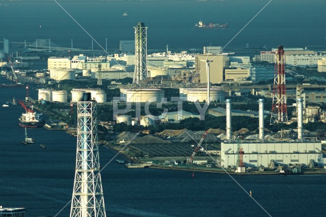 ランドマークタワーからの見る京浜工業地帯