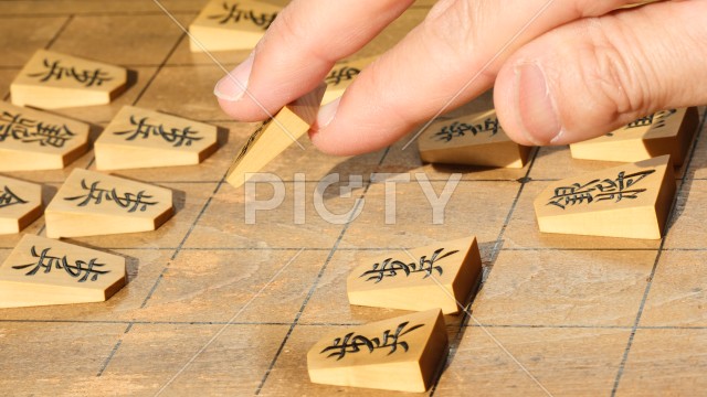 将棋の対局の仕掛け場面の指し手