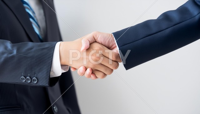 握手するビジネスマン