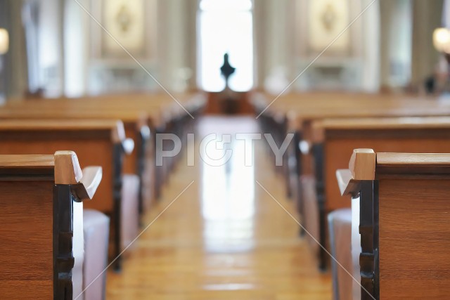 教会　結婚式場のイメージ