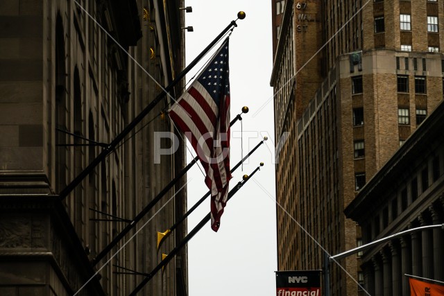 ニューヨーク・ウォール街と星条旗